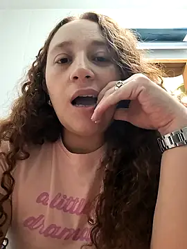 Snapshot of Mistik_red chatting on 10/04/25, 11:58 Mistik red online show from 10/04/25, 11:58