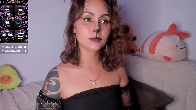 Violette-Ramirez01 online show from 10/28/25, 01:53