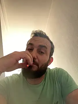 Snapshot of cosmin9000 chatting on 11/01/25, 08:16 cosmin9000 online show from 11/01/25, 08:16