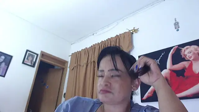seleneh online show from 12/22/24, 11:31