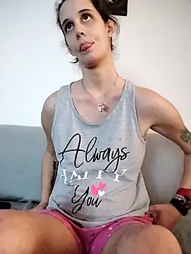 LauraBaby online show from 11/30/25, 01:48