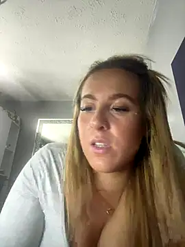 Miss emilee online show from 09/18/25, 08:22