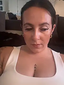 Miss emilee online show from 08/02/26, 11:52