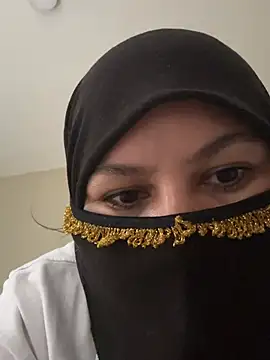 Amina hafsa online show from 07/18/26, 06:12
