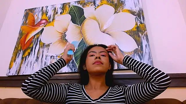 VeronicaRobles online show from 11/17/25, 07:30