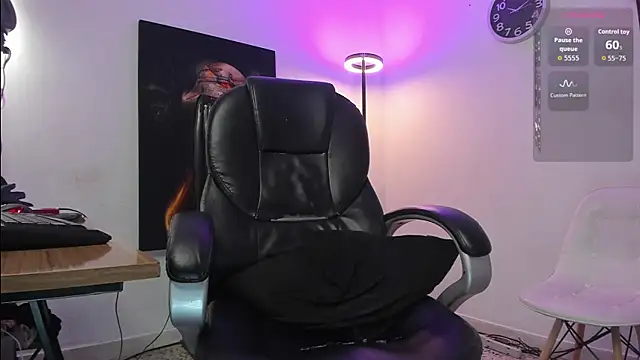 Nicolas Fellener online show from 11/18/25, 03:23