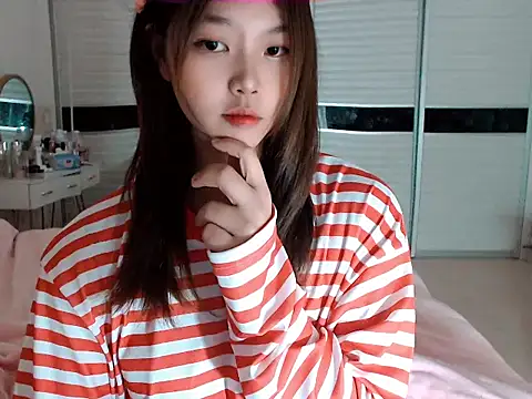 -Lucky Girl online show from 12/10/24, 11:00