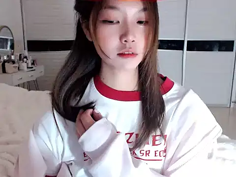 -Lucky Girl online show from 12/14/24, 04:20