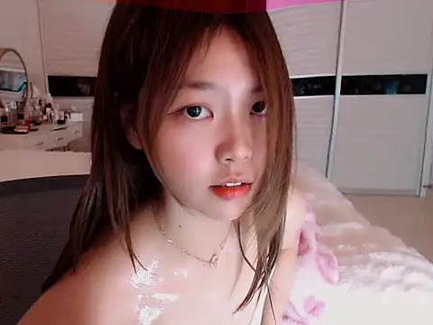 -Lucky Girl online show from 12/17/24, 06:24