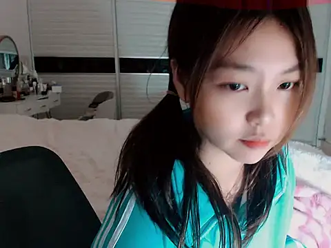 -Lucky Girl online show from 12/17/24, 12:22