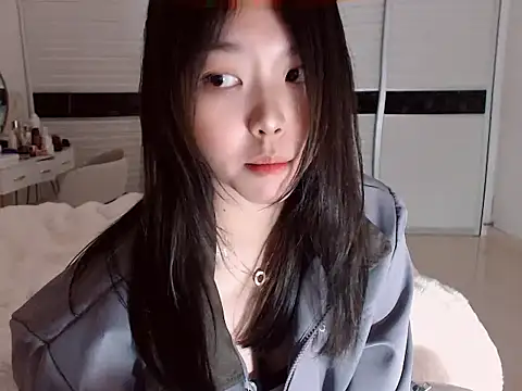 -Lucky Girl online show from 02/10/25, 11:46