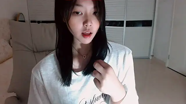 -Lucky Girl online show from 09/17/25, 11:45