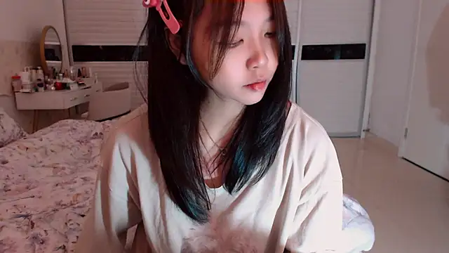 -Lucky Girl online show from 11/21/25, 03:16