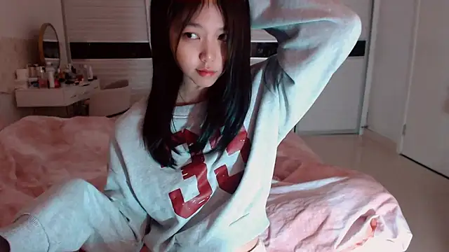 -Lucky Girl online show from 12/05/25, 03:15