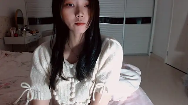 Snapshot of -Lucky_Girl chatting on 02/03/26, 12:43 -Lucky Girl online show from 02/03/26, 12:43