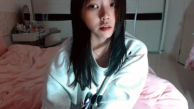 Snapshot of -Lucky_Girl chatting on 03/01/26, 02:24 -Lucky Girl online show from 03/01/26, 02:24