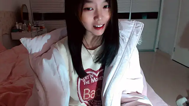 Snapshot of -Lucky_Girl chatting on 03/02/26, 02:03 -Lucky Girl online show from 03/02/26, 02:03