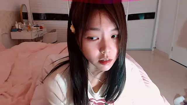 Snapshot of -Lucky_Girl chatting on 03/02/26, 05:19 -Lucky Girl online show from 03/02/26, 05:19