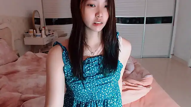 Snapshot of -Lucky_Girl chatting on 05/21/26, 01:45 -Lucky Girl online show from 05/21/26, 01:45