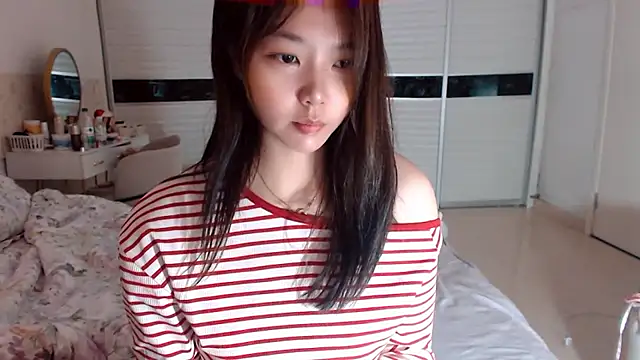 Snapshot of -Lucky_Girl chatting on 05/24/26, 01:32 -Lucky Girl online show from 05/24/26, 01:32