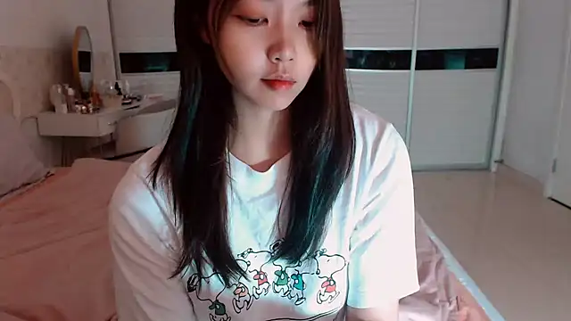 Snapshot of -Lucky_Girl chatting on 06/10/26, 02:01 -Lucky Girl online show from 06/10/26, 02:01