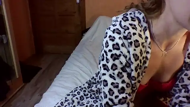 tmona1917 online show from 10/10/25, 08:46