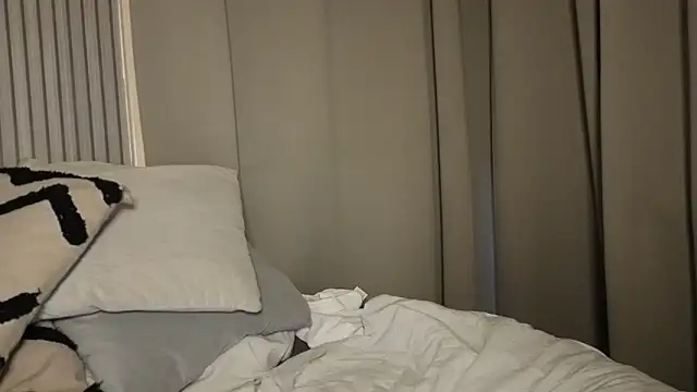 Sweetninaaa online show from 10/17/25, 02:52