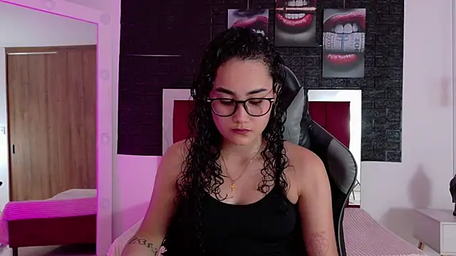 Snapshot of kathy1_sc chatting on 09/17/25, 08:32 kathy1 sc online show from 09/17/25, 08:32