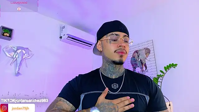 JordanSmiith  online show from 04/24/26, 08:44