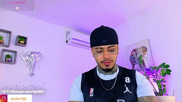 JordanSmiith  online show from 04/30/26, 08:37