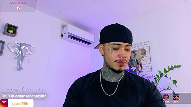 JordanSmiith  online show from 05/18/26, 09:42
