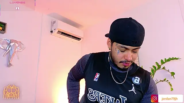 JordanSmiith  online show from 06/26/26, 09:52