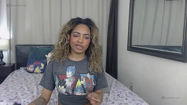 Snapshot of RobynKnight chatting on 12/05/25, 06:55 RobynKnight online show from 12/05/25, 06:55