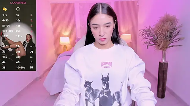 Snapshot of Antonella_Grayy chatting on 11/19/25, 11:10 Antonella Grayy online show from 11/19/25, 11:10