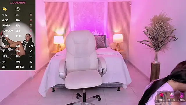 Snapshot of Antonella_Grayy chatting on 11/26/25, 11:00 Antonella Grayy online show from 11/26/25, 11:00