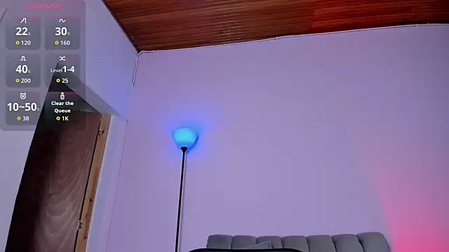 Snapshot of zoe6x chatting on 11/29/25, 02:20 zoe6x online show from 11/29/25, 02:20