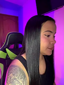 leila 22 online show from 09/29/25, 07:57