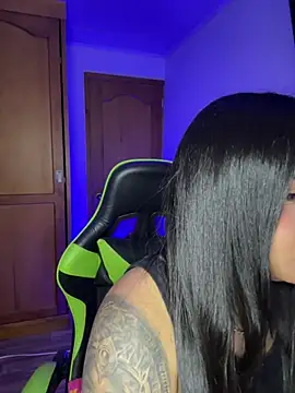 leila 22 online show from 05/19/26, 04:57