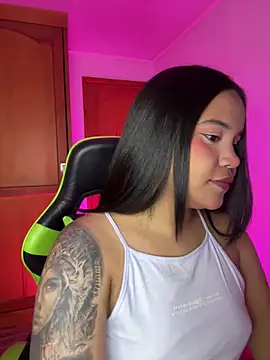 leila 22 online show from 06/15/26, 07:32