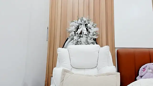 Lita-Julia online show from 12/29/24, 11:40