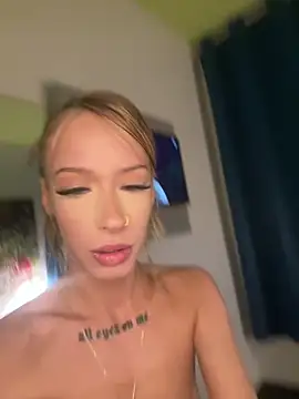 Snapshot of Leyladieistso47 chatting on 01/03/25, 10:51 Leyladieistso47 online show from 01/03/25, 10:51