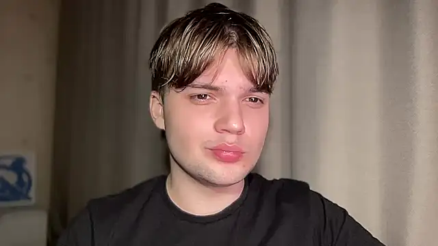 Snapshot of superfluboy_ chatting on 02/26/25, 03:30 superfluboy online show from 02/26/25, 03:30