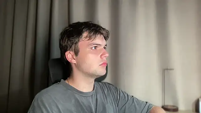 Snapshot of superfluboy_ chatting on 09/16/25, 05:47 superfluboy online show from 09/16/25, 05:47