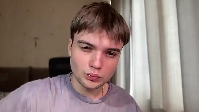 Snapshot of superfluboy_ chatting on 10/18/25, 09:21 superfluboy online show from 10/18/25, 09:21