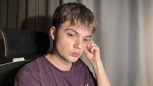 Snapshot of superfluboy_ chatting on 10/26/25, 07:20 superfluboy online show from 10/26/25, 07:20