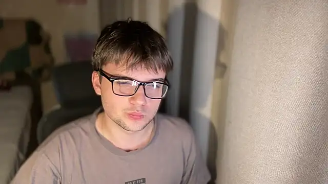 Snapshot of superfluboy_ chatting on 11/08/25, 08:40 superfluboy online show from 11/08/25, 08:40