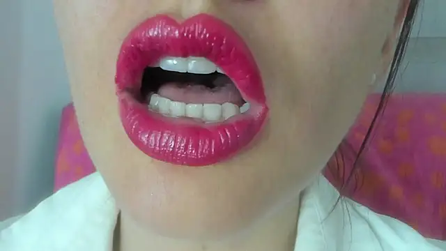 queen fetish online show from 07/04/26, 11:00