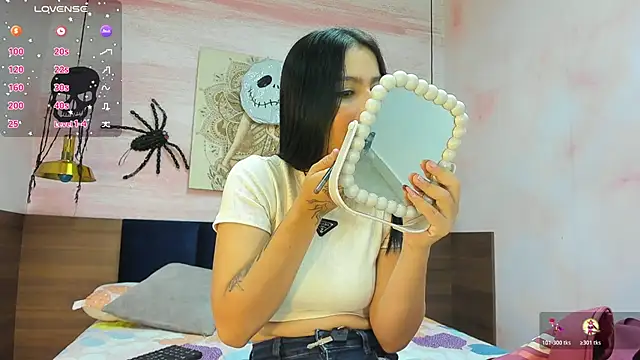 AnneDixie online show from 10/30/25, 03:08