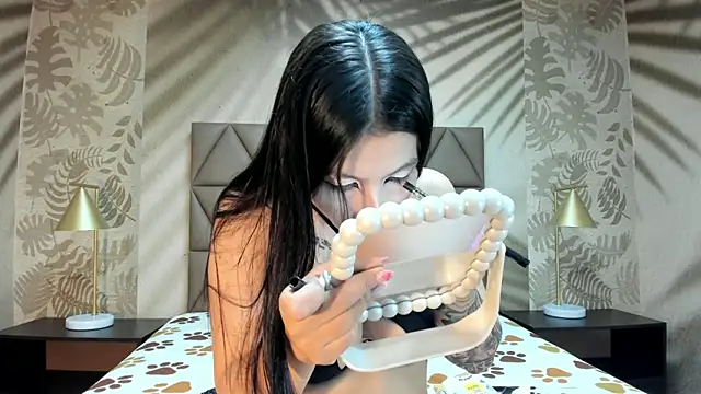 AnneDixie online show from 05/04/26, 03:13