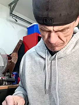 Snapshot of ironwood420 chatting on 12/18/24, 12:07 ironwood420 online show from 12/18/24, 12:07